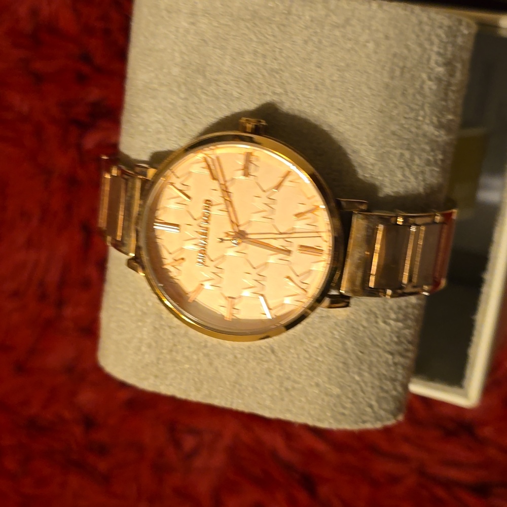Watch - Picture 5 of 10